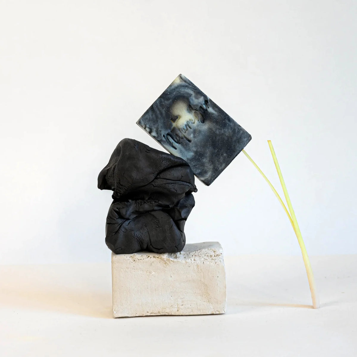 Face & body soap bar Charcoal & Aloe Vera
