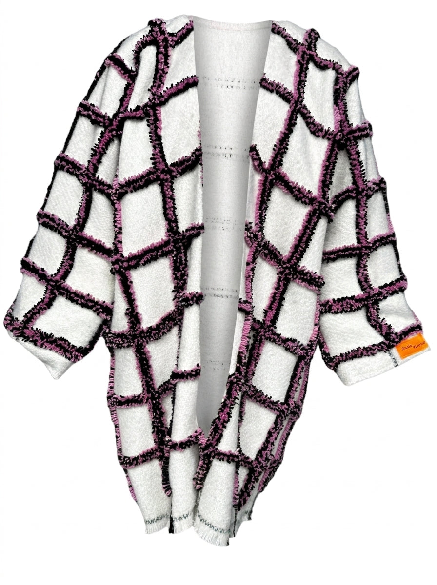 COSH! Wunderbar Upcycled woolen coat Tufty white black pink